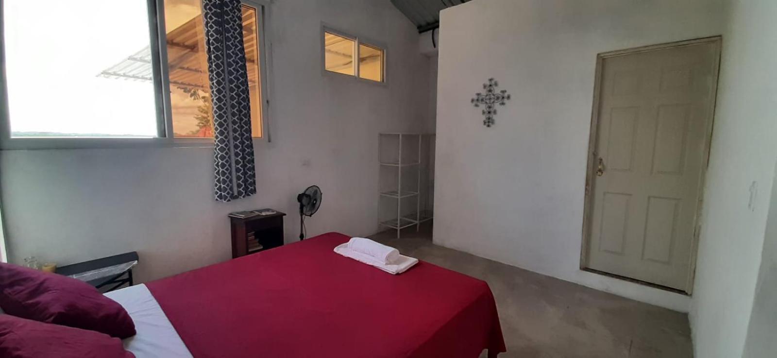 Casa Zoila Hospedaje Frente Al Lago Lakefront Lodging Apartment Flores Exterior photo